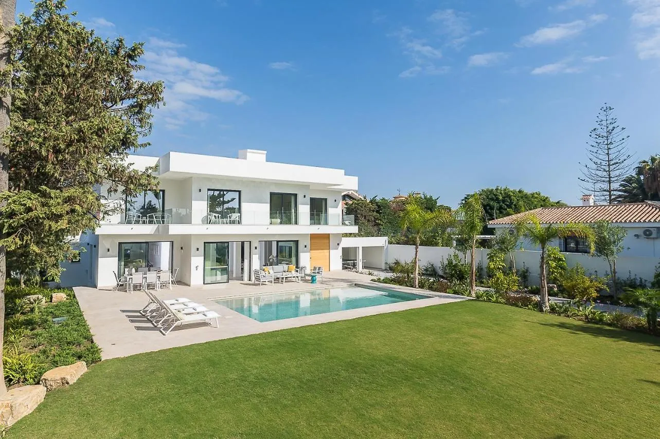 Homeclub Villa Con Piscina Privada En Guadalmar Malaga